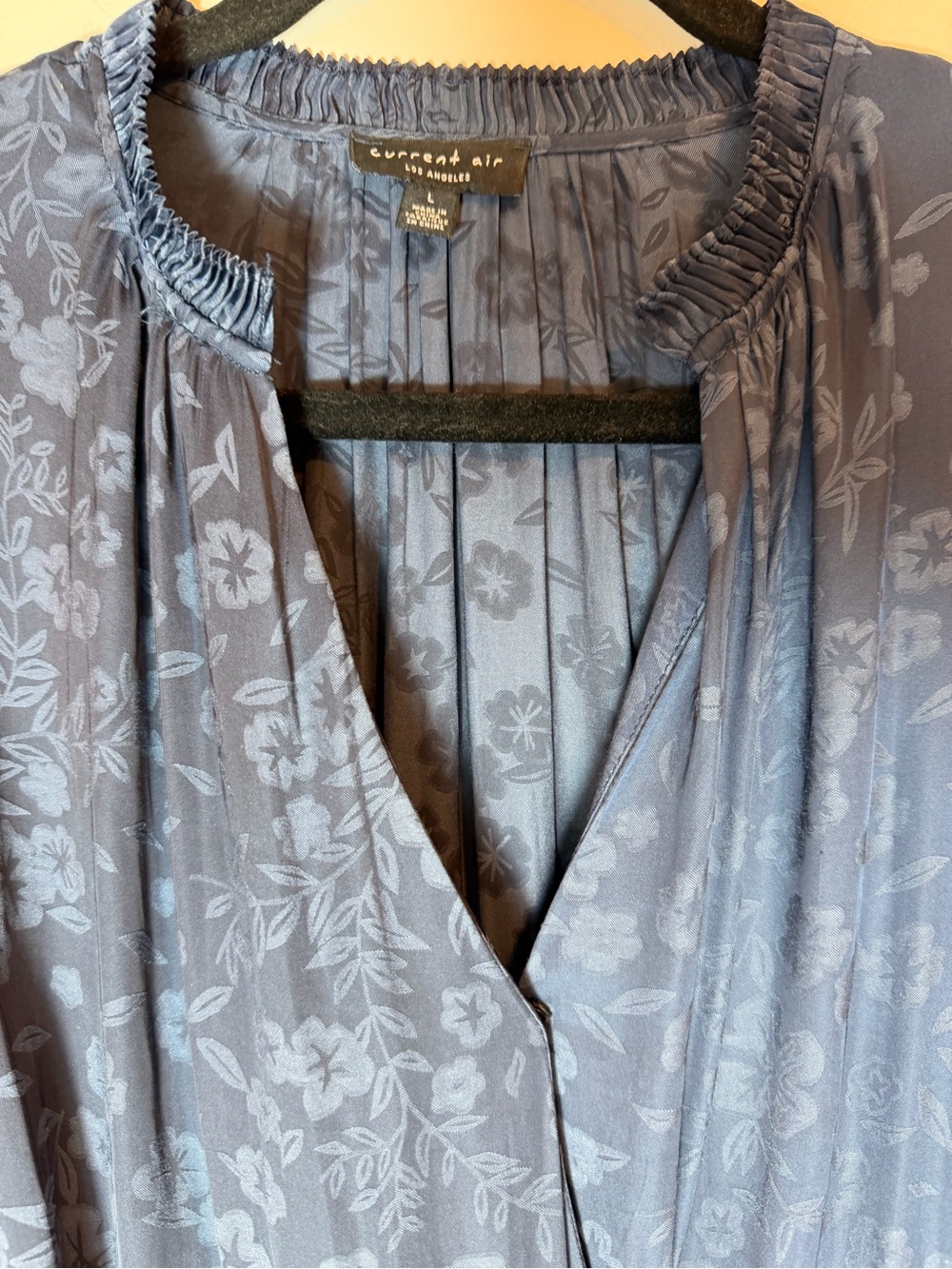 Current Air Blue Floral Pleated V-Neck Smocked Dress Size L - Picture 4 of 11